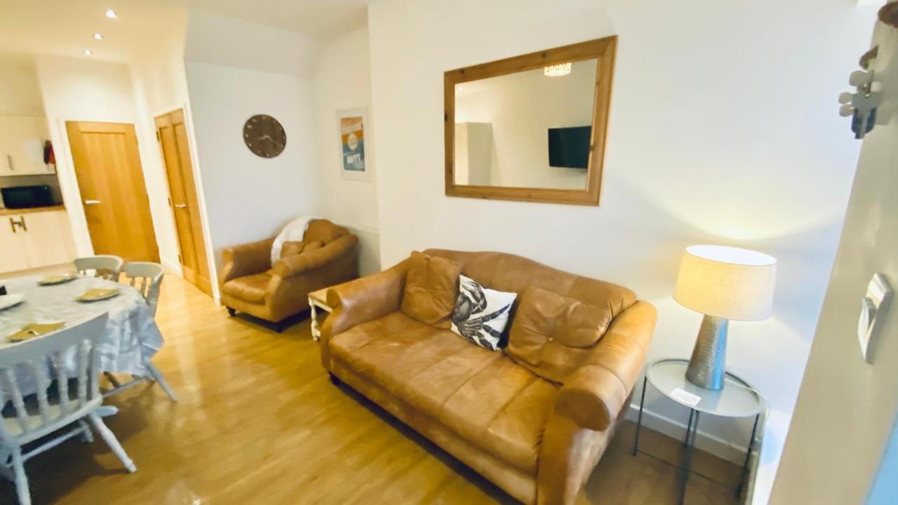 The Bonting Beautiful Three Bed Townhouse Near Harbour And Beach Torquay Exterior foto